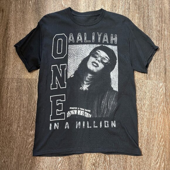 Aaliyah One In A Million Graphic T-Shirt Black Size M Unisex 100% Cotton - Picture 1 of 3